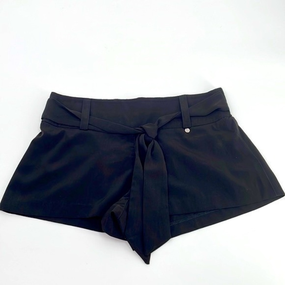 UEC Guess mid-rise black shorts with tied belt and elastic waist small